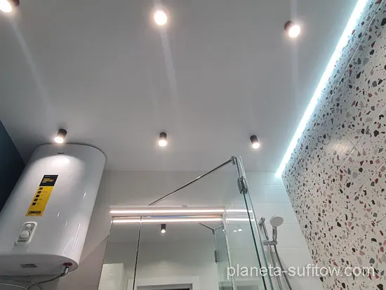 LED podświetlenie płytek w łazience