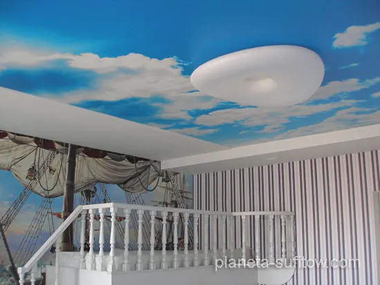 dwupoziomowy sufit dla dziecka z chmurkami