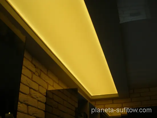 kolorowy sufit świecący LED