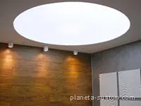 sufit napinany z podświetleniem